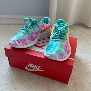 SOLD * Girls Nike Tanjun Tie-Dye Print Sneaker